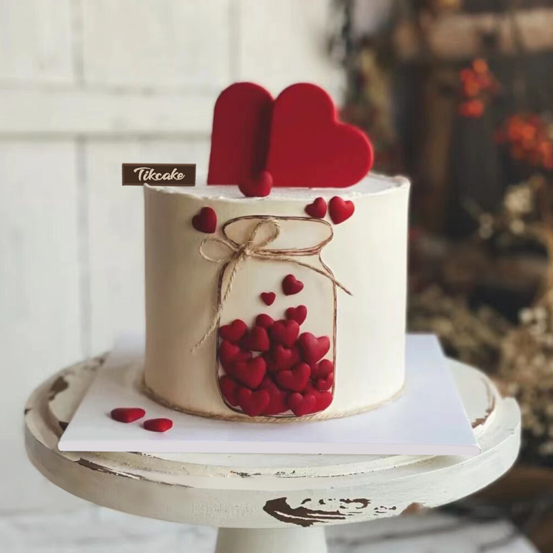 加高款爱心主题鲜奶蛋糕